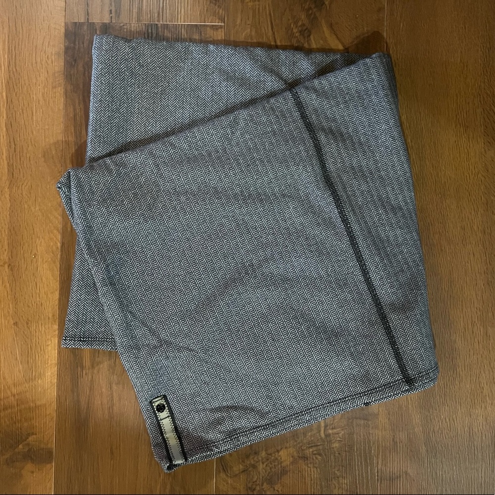 lululemon vinyasa scarf